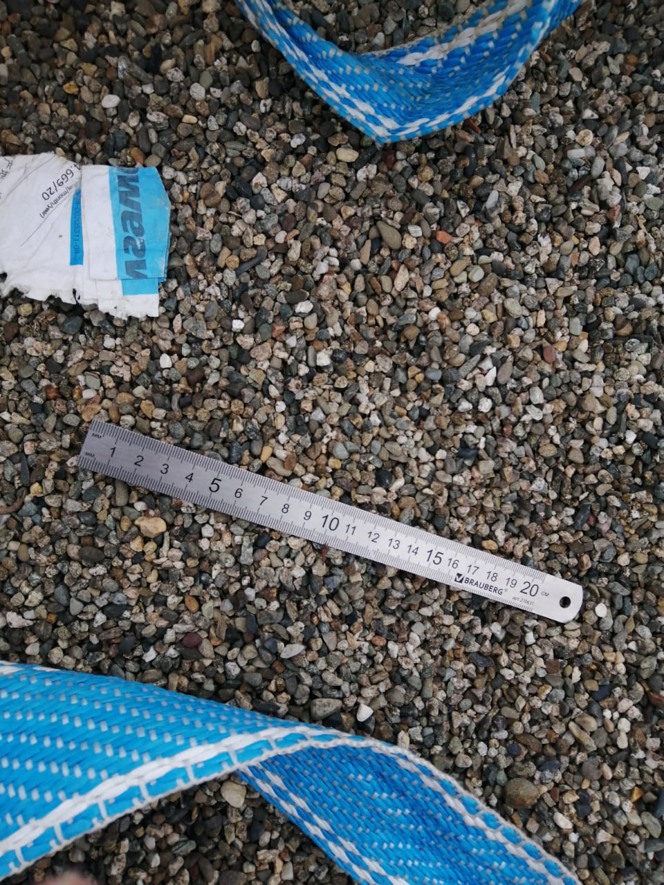  Галька речная окат (серая) фр.3-5 мм купить   в Москве галька речная серая бежевый темно-серый окатанный речной камень округлый 8000 руб/т   фото 